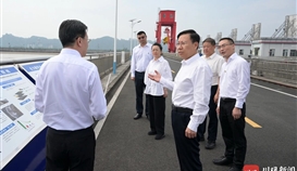 川觀新聞8月22日報道：王曉暉在自貢市樂山市調(diào)研時強(qiáng)調(diào)：進(jìn)一步鍛長板補(bǔ)短板推動高質(zhì)量發(fā)展，為奮力譜寫中國式現(xiàn)代化四川新篇章作出更大貢獻(xiàn)